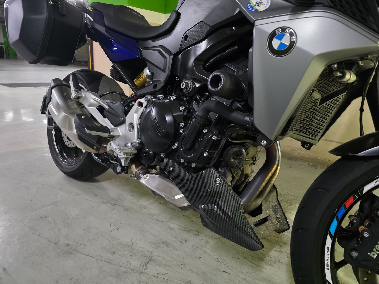 BMW F 900 R 2021 블랙 사진 3