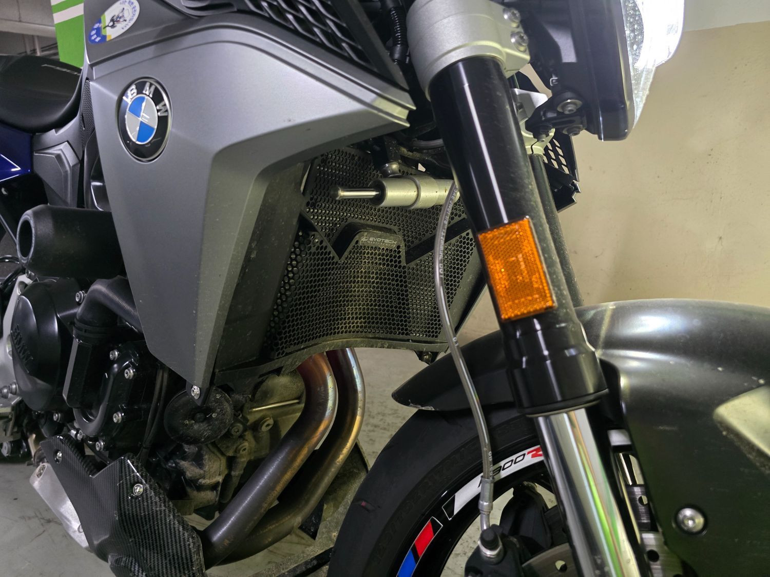 BMW F 900 R 2021 블랙 사진 2