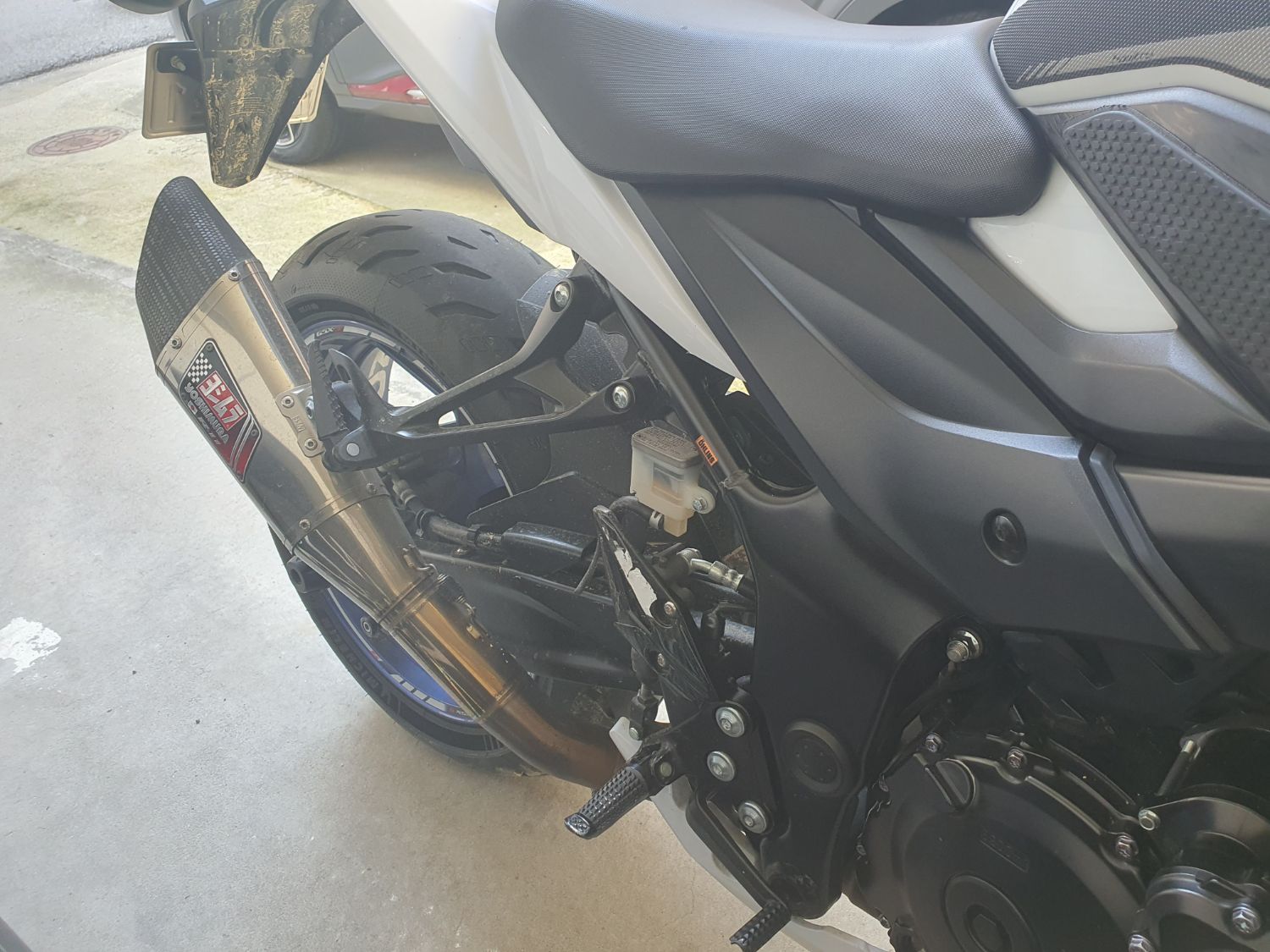 스즈키 GSX S 750 more