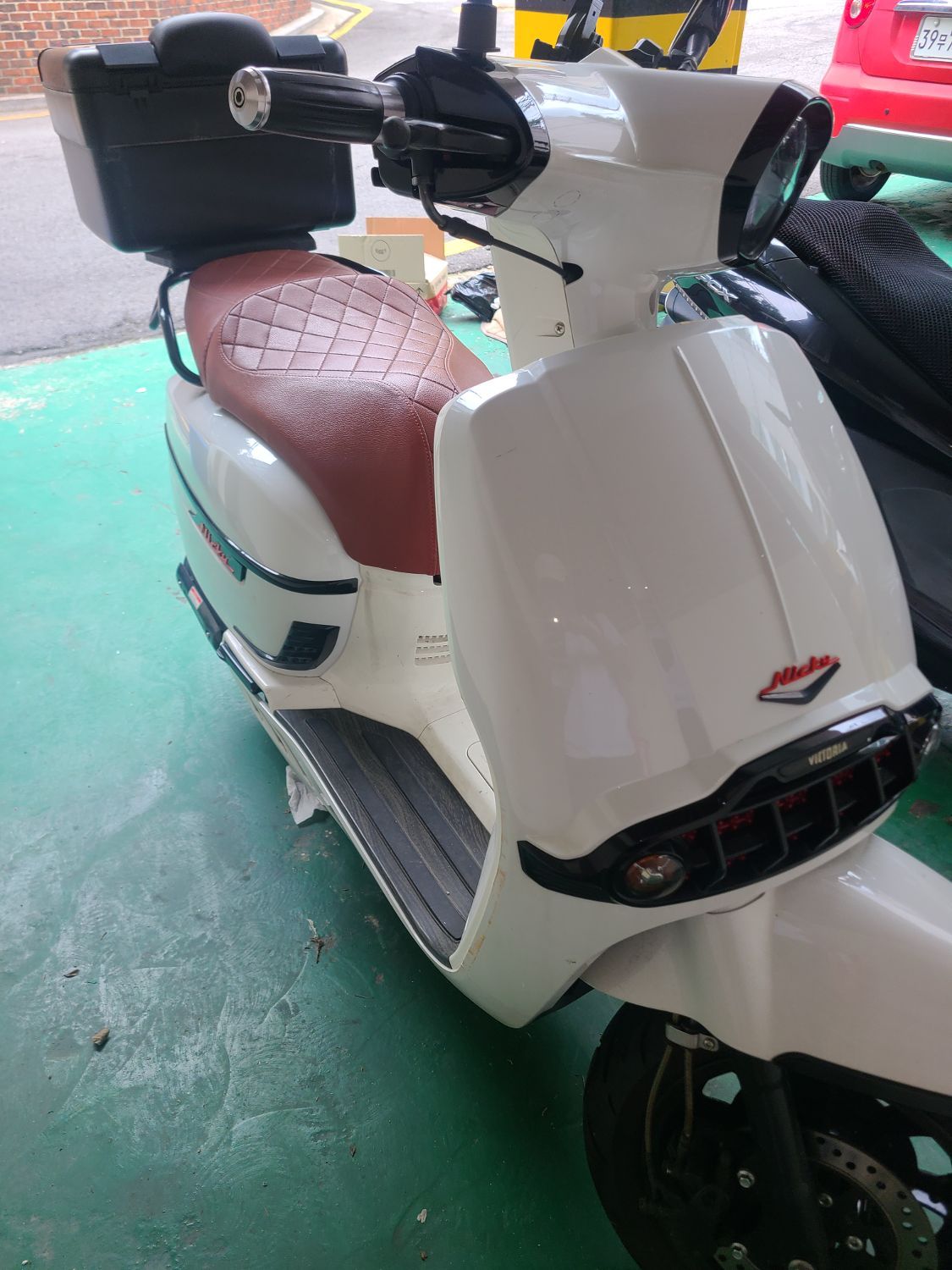 빅토리아 니키 125 thumb 2