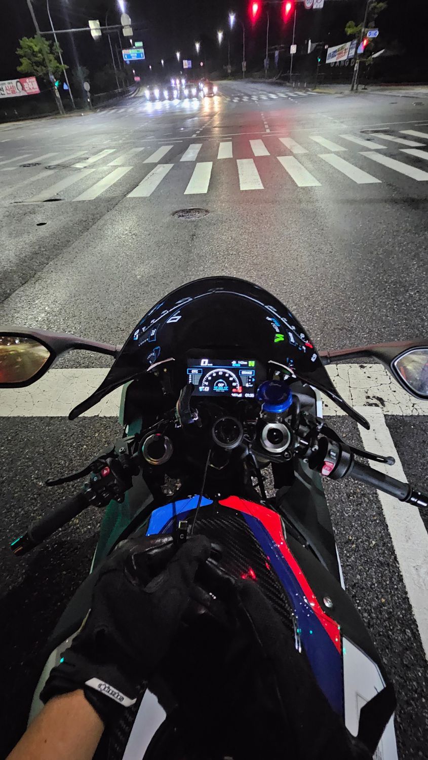 BMW S 1000 RR thumb 2