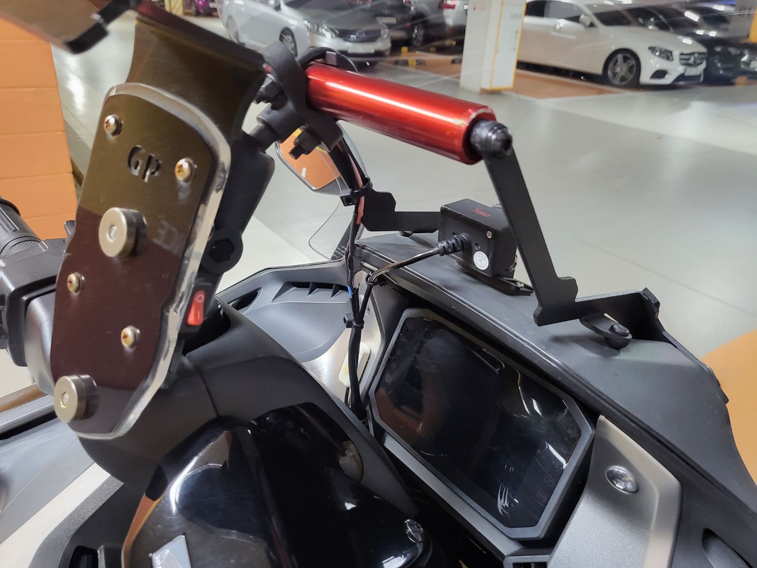 혼다 포르자 750 more