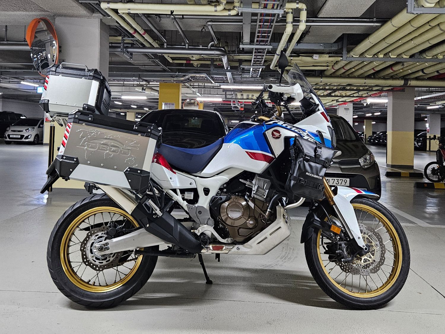 혼다 아프리카 트윈 CRF 1000 L 2019 블루 사진 4