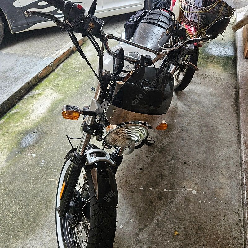 로얄엔필드 인터셉터 650 more