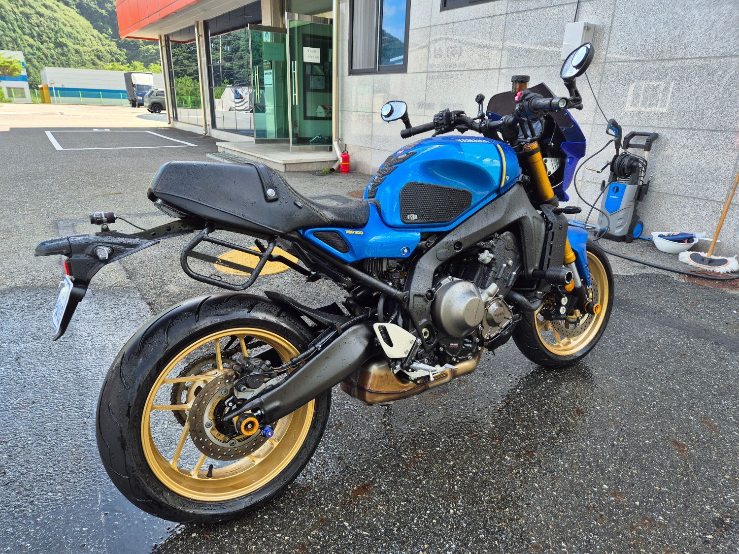 야마하 XSR 900 thumb 2