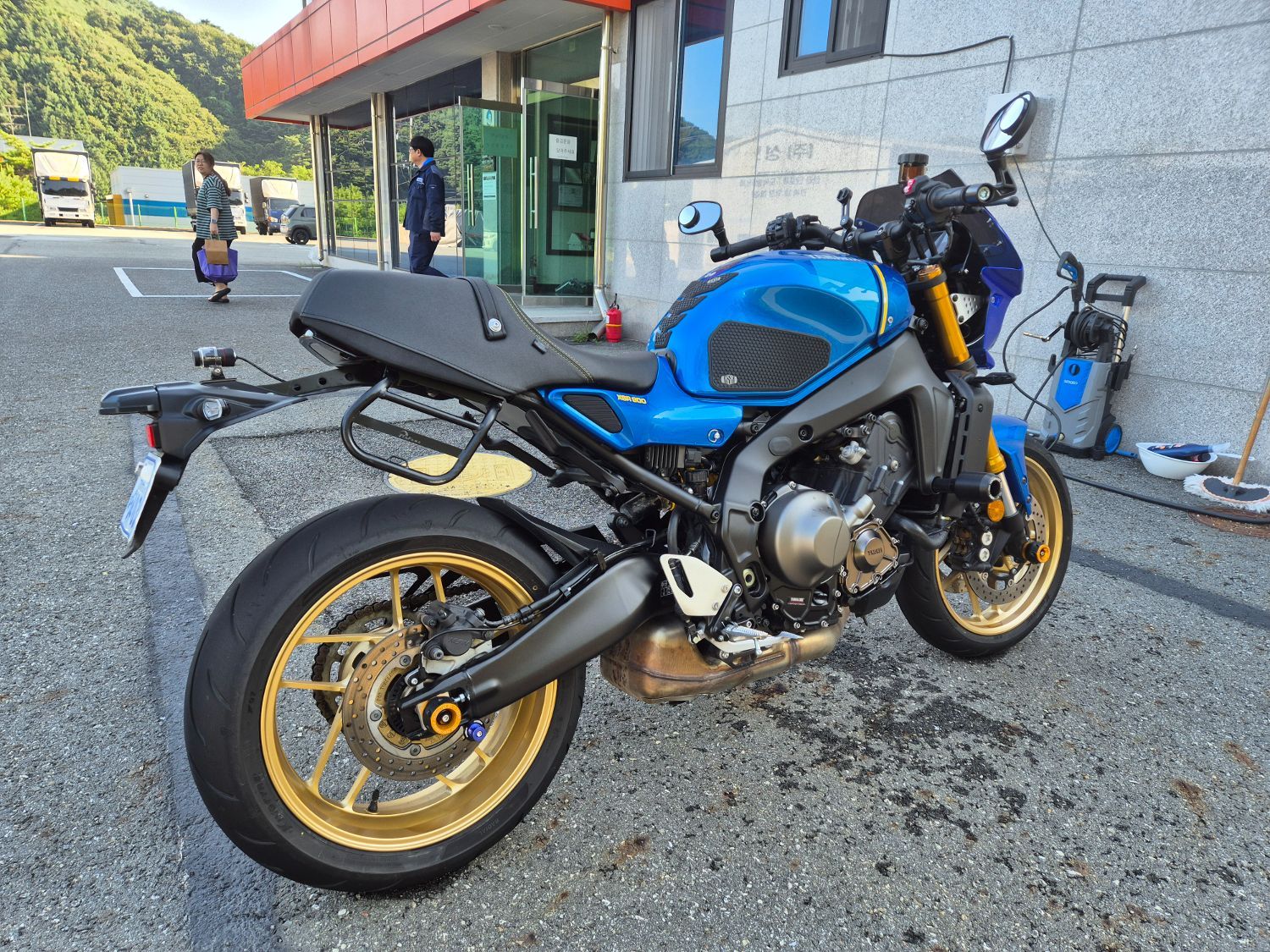 야마하 XSR 900 2022 블루 사진 3