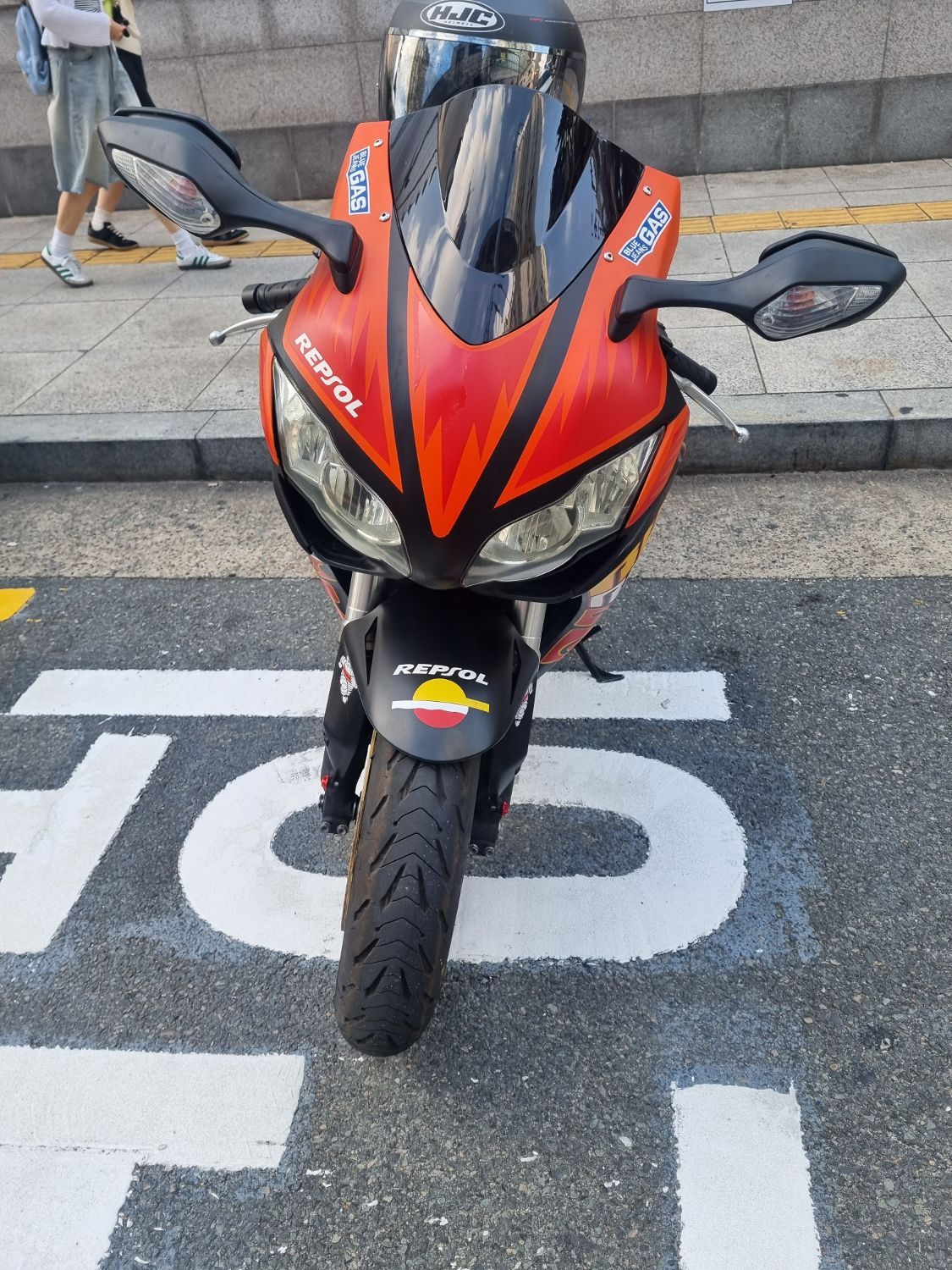 혼다 CBR 1000 RR thumb 2