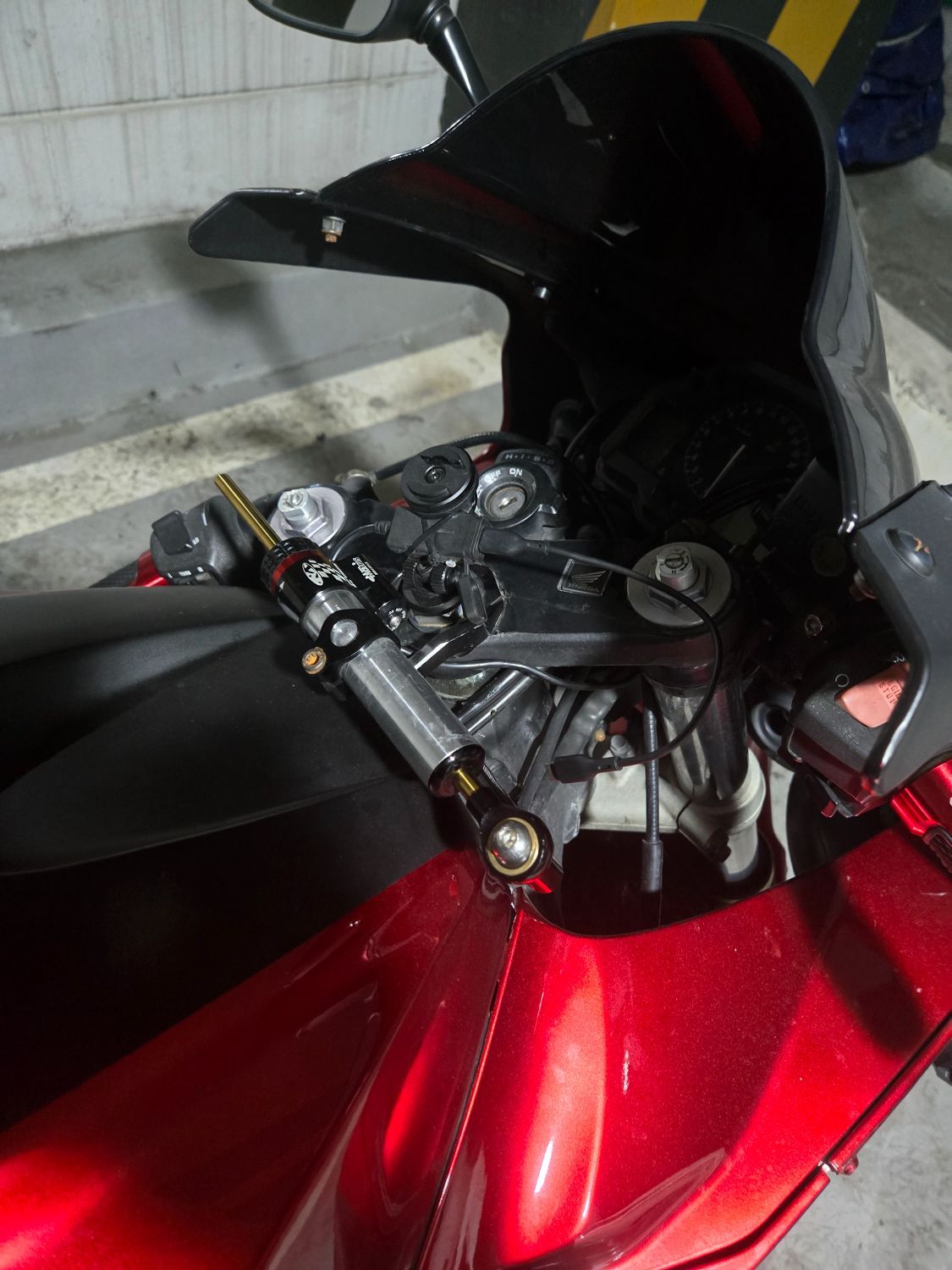 혼다 CBR 600 RR 2004 레드 사진 2