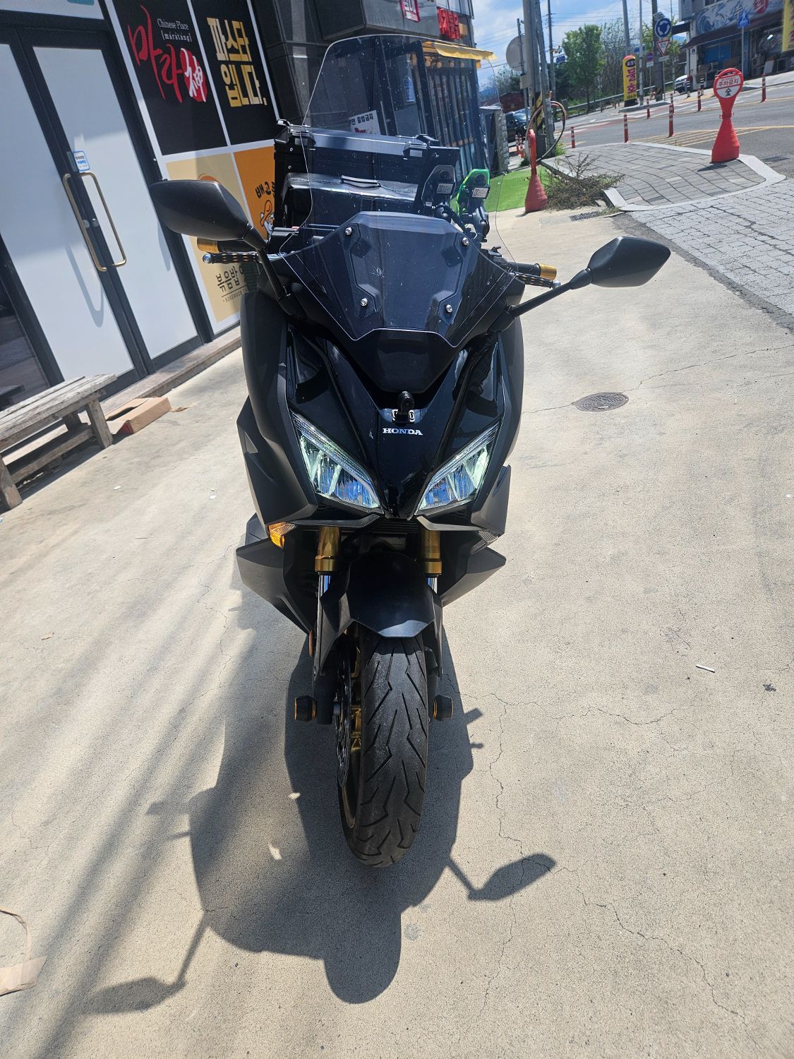 혼다 포르자 750 2024 블랙 사진 5