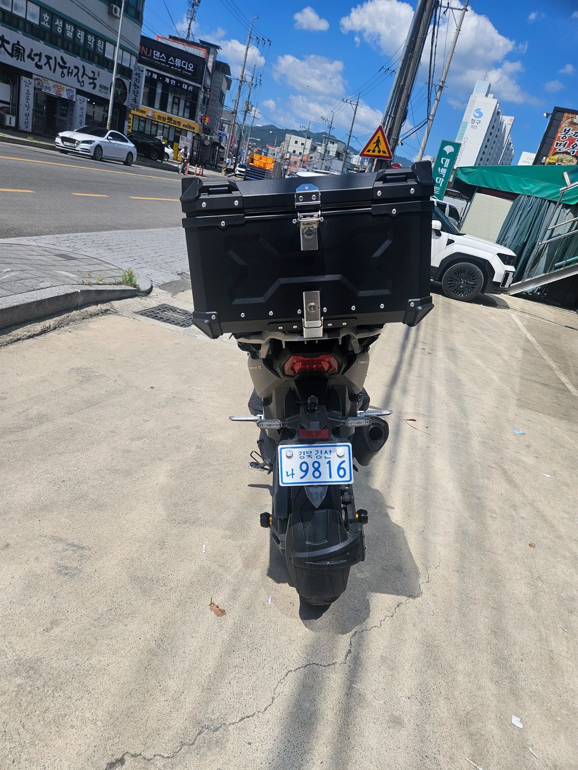 혼다 포르자 750 2024 블랙 사진 3