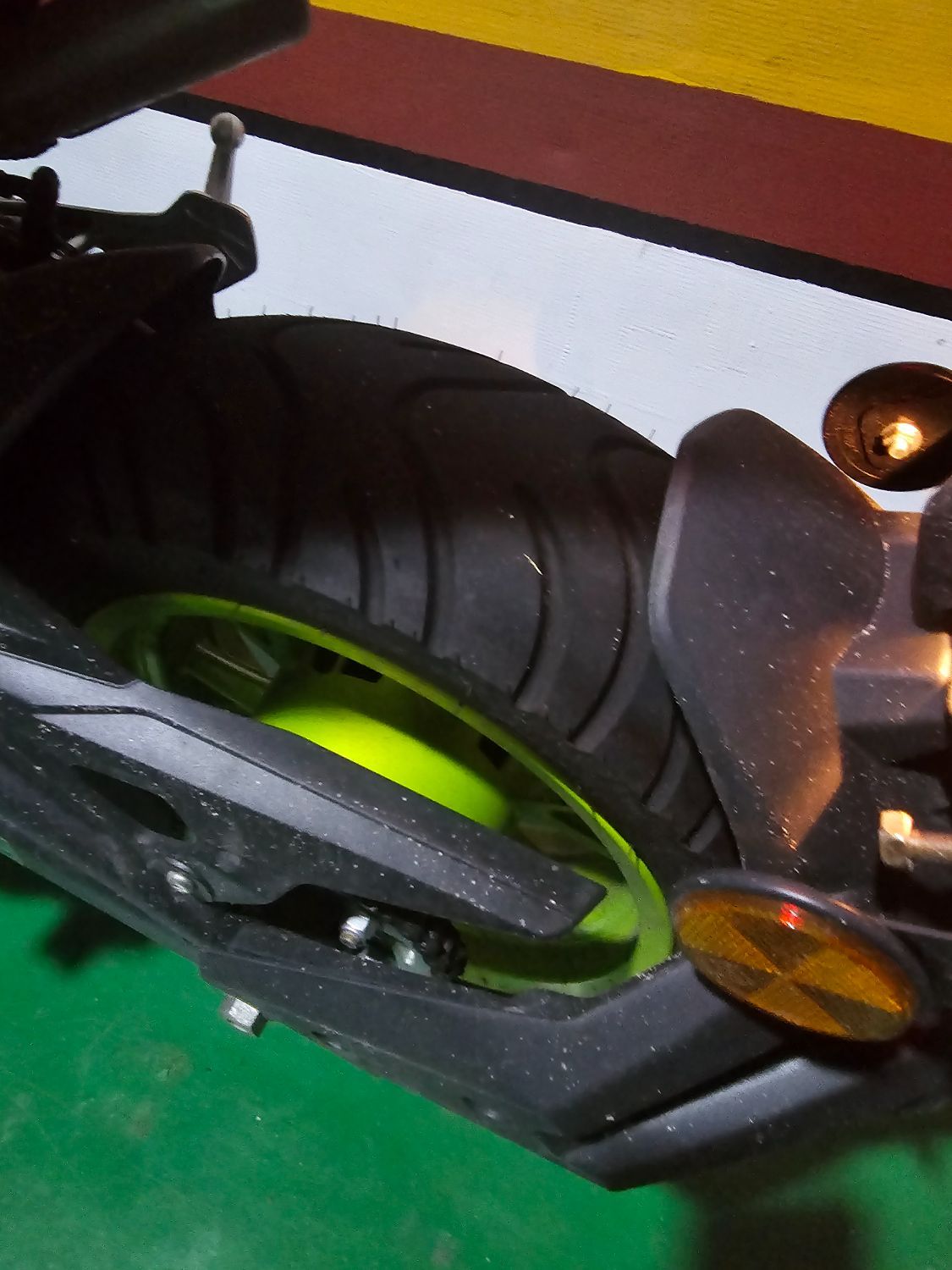 베넬리 TNT 125 thumb 2