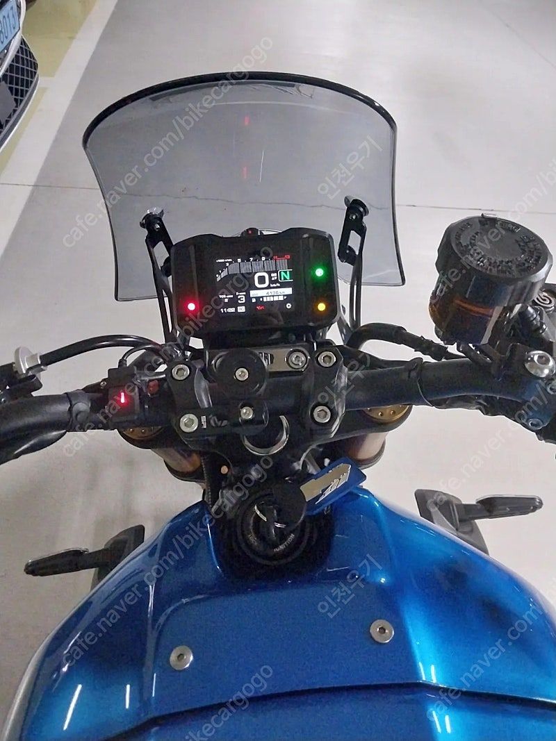 야마하 XSR 900 more