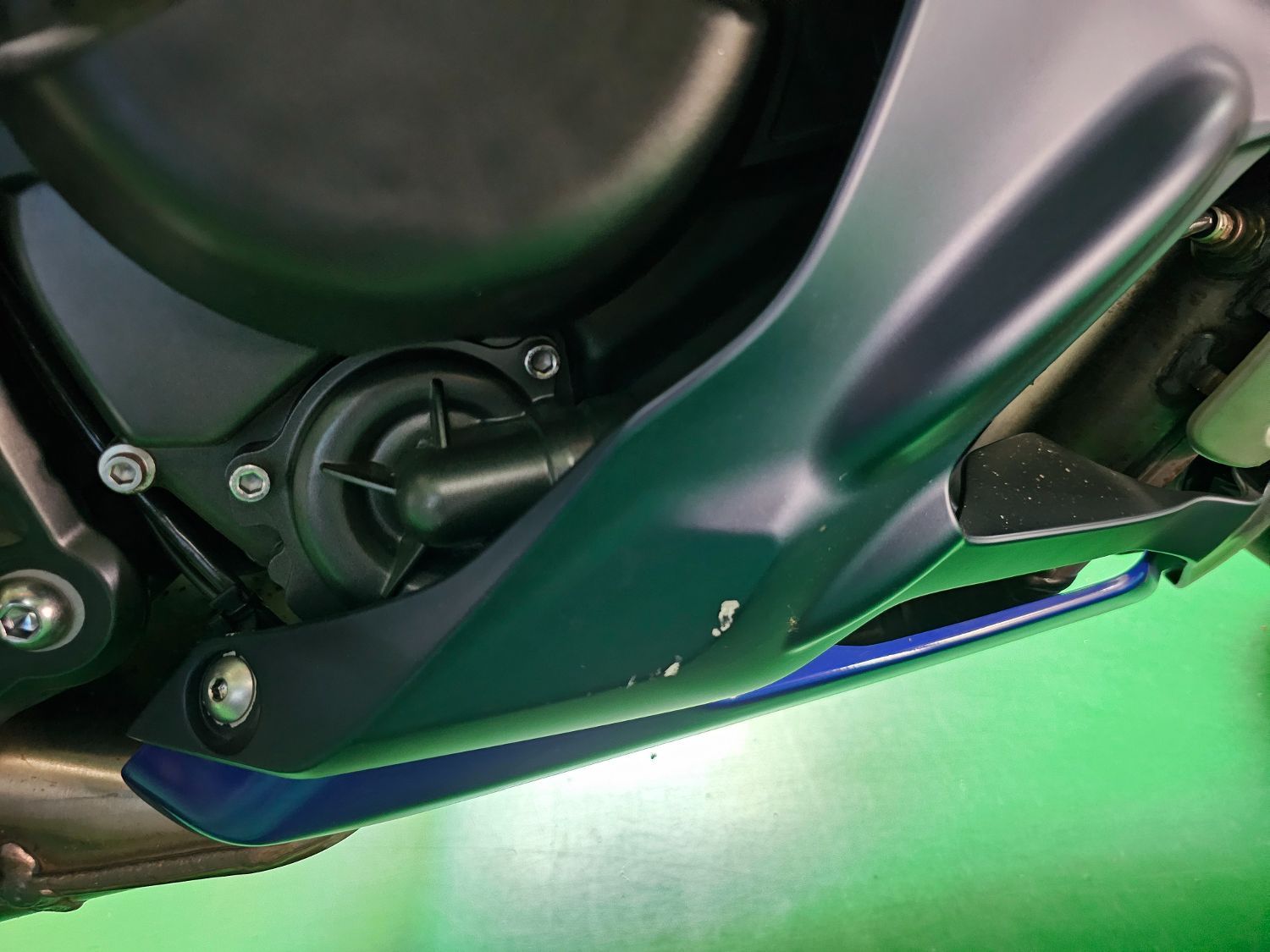 야마하 YZF R7 2022 블루 사진 2