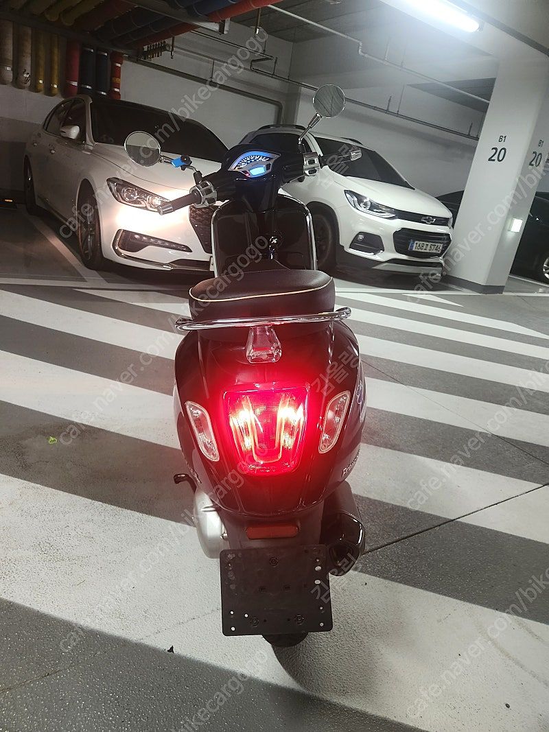 베스파 프리마베라 125 more