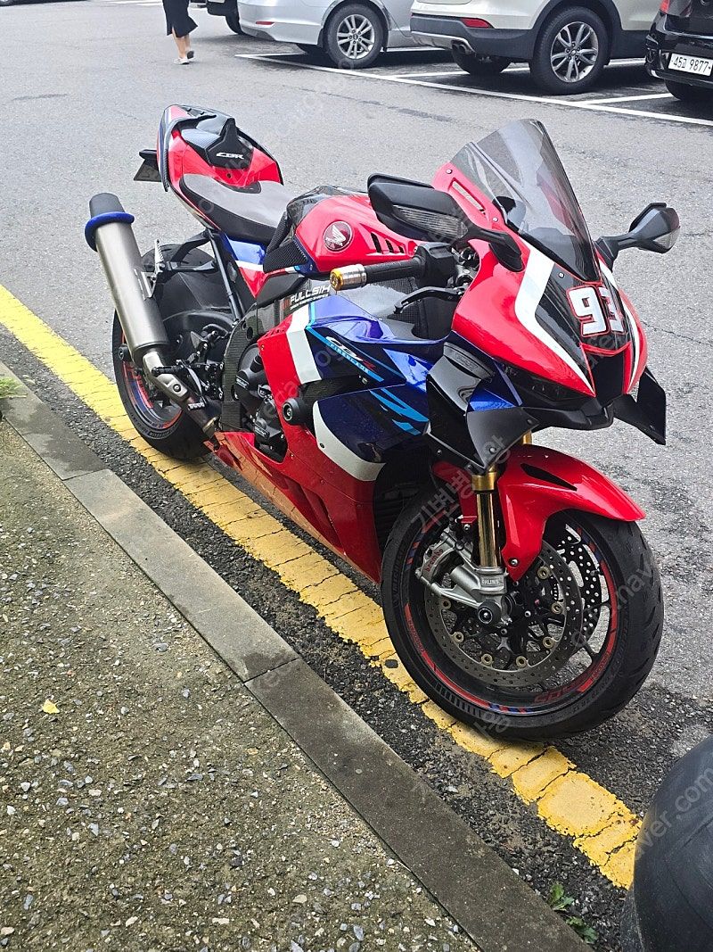 혼다 CBR 1000 RR-R 파이어블레이드 SP thumb 2
