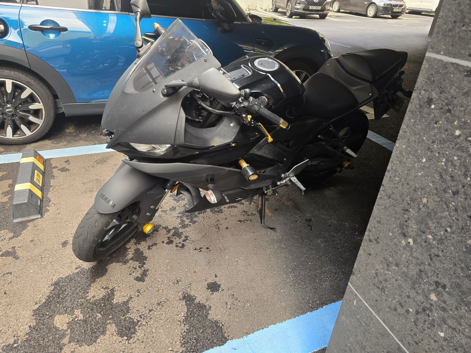 야마하 YZF R3 thumb 2