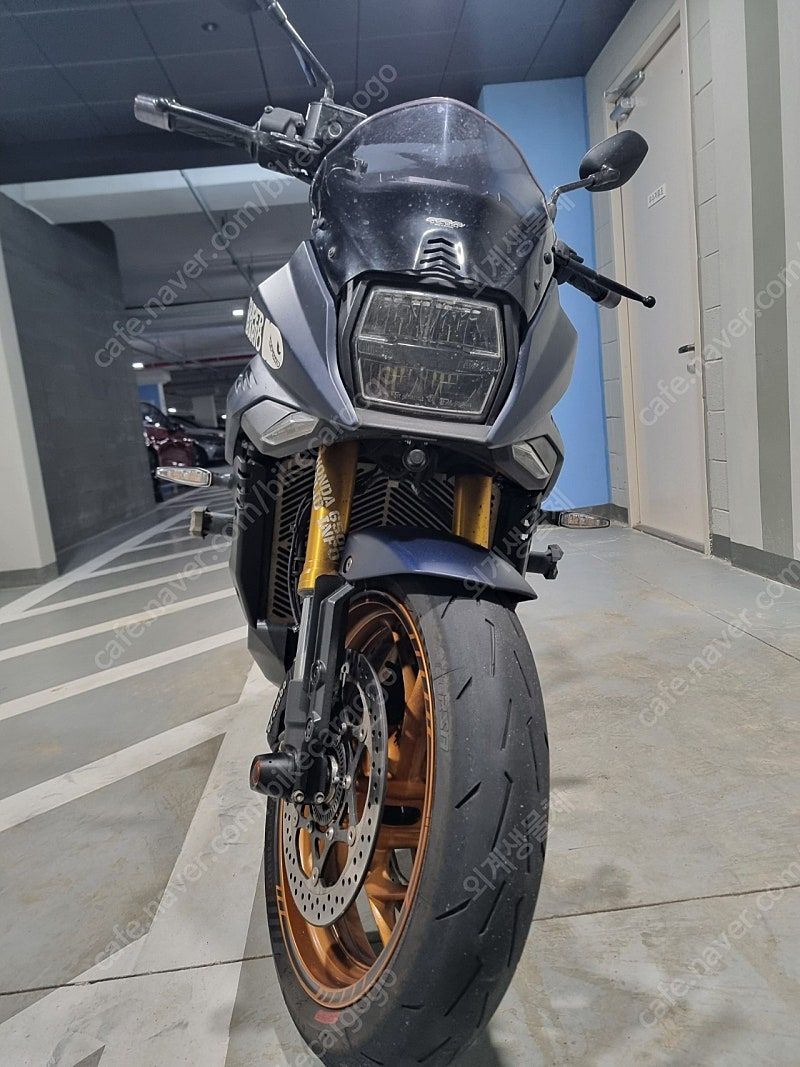 스즈키 카타나 1000 thumb 2