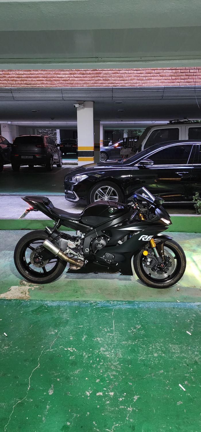 야마하 YZF R6 thumb 2