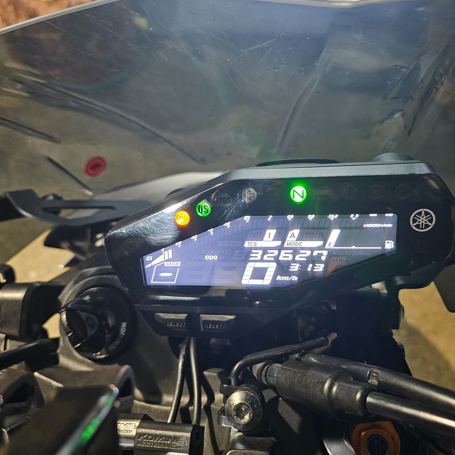 야마하 MT 09 SP thumb 2