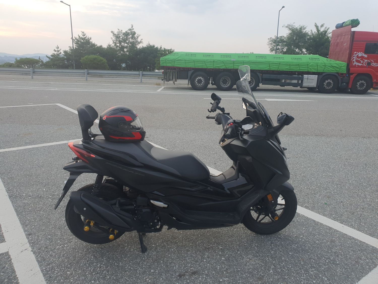 혼다 포르자 350 thumb 2