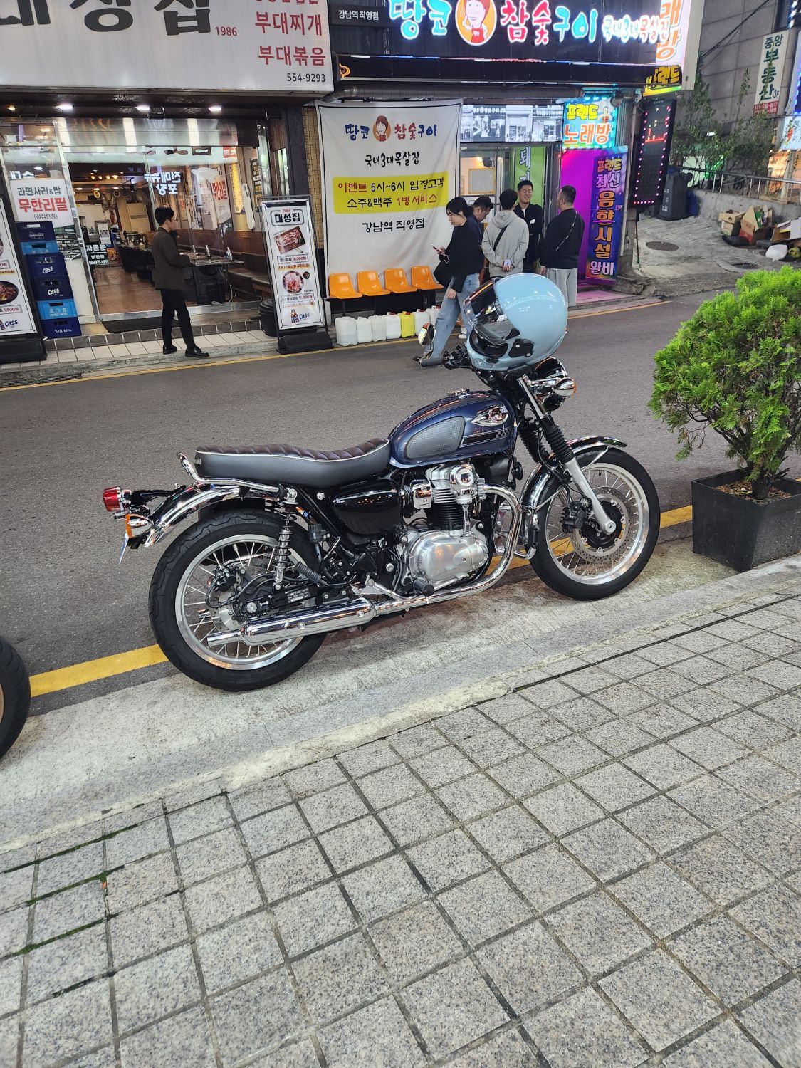 가와사키 W 800 2023 블랙 사진 1