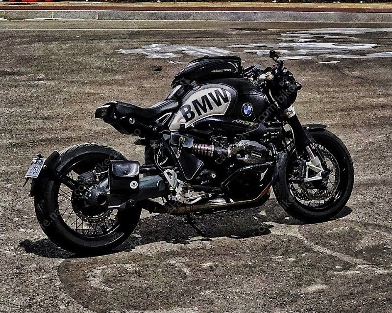 BMW R nine T thumb 2