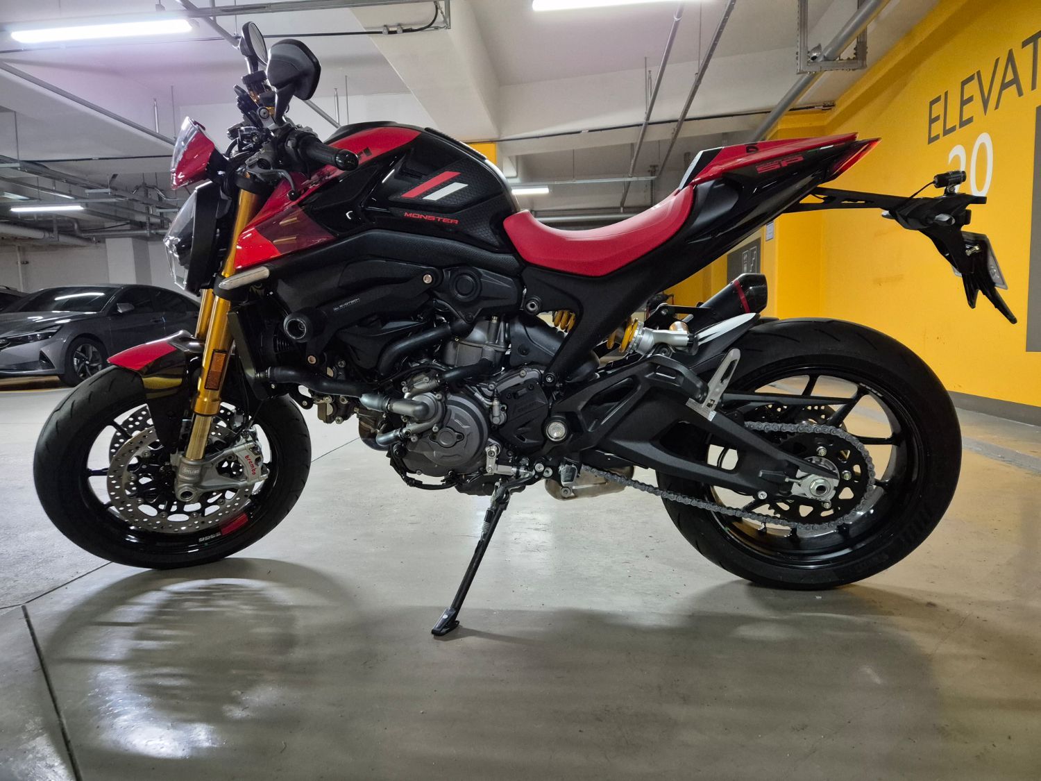 두카티 몬스터 1200 S 2023 레드 사진 2