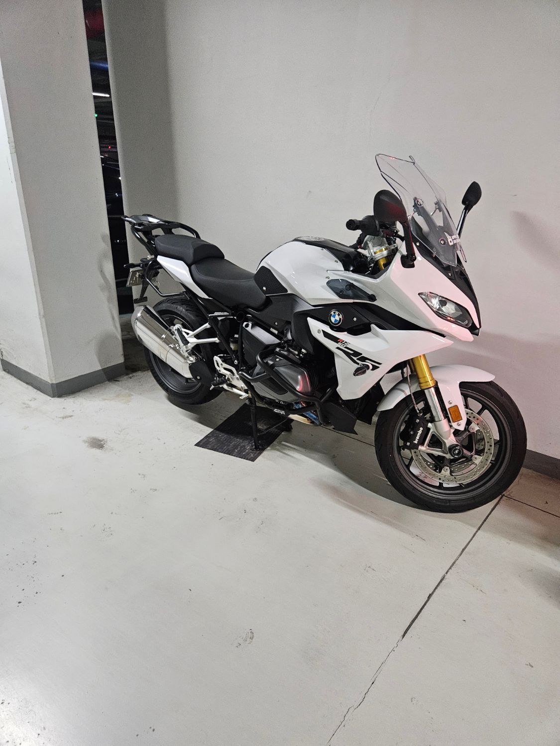 BMW R 1250 RS 2024 화이트 사진 5
