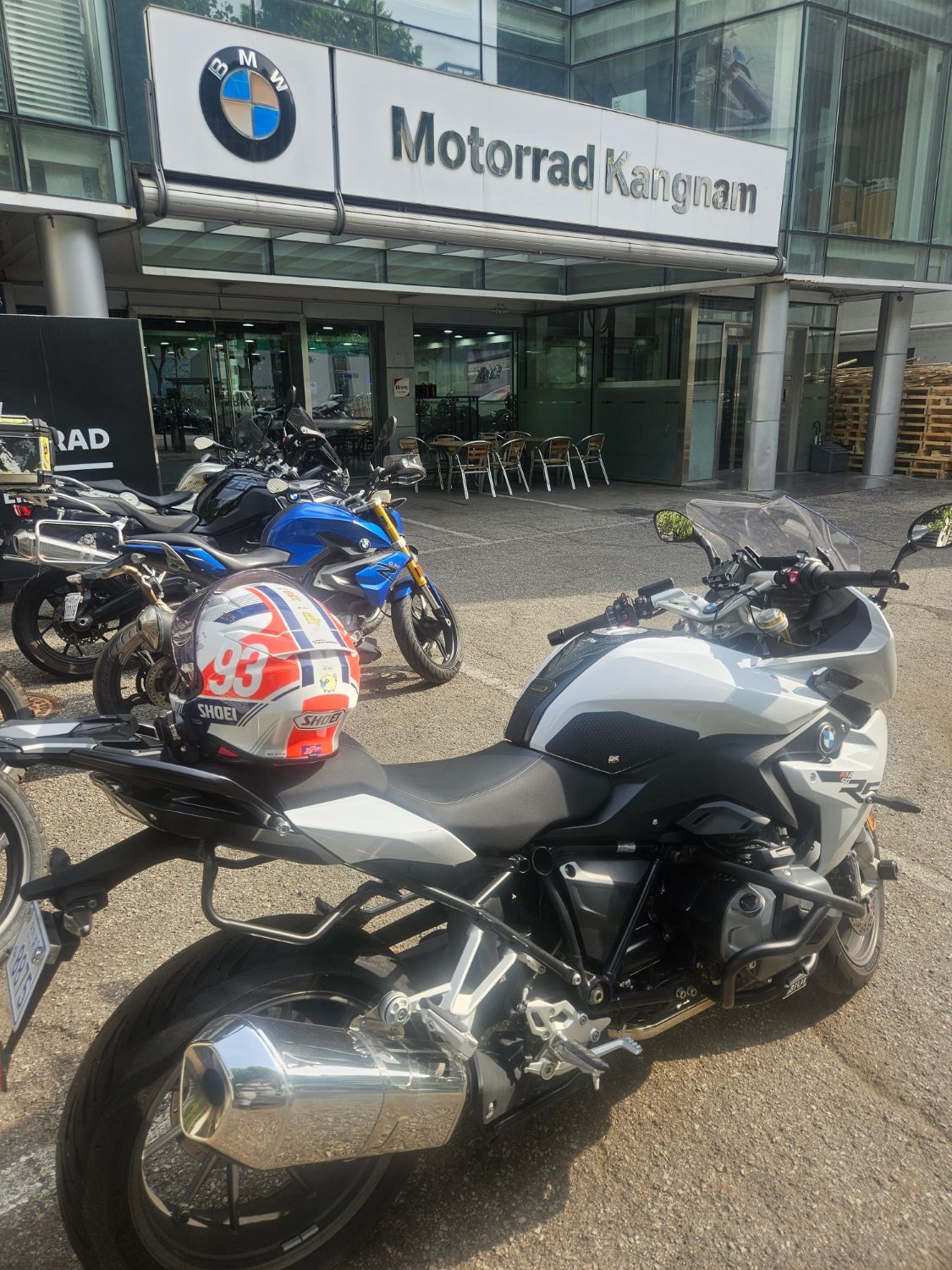 BMW R 1250 RS 2024 화이트 사진 3