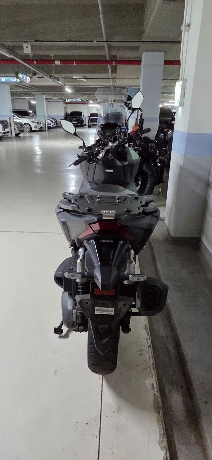 혼다 ADV 350 more