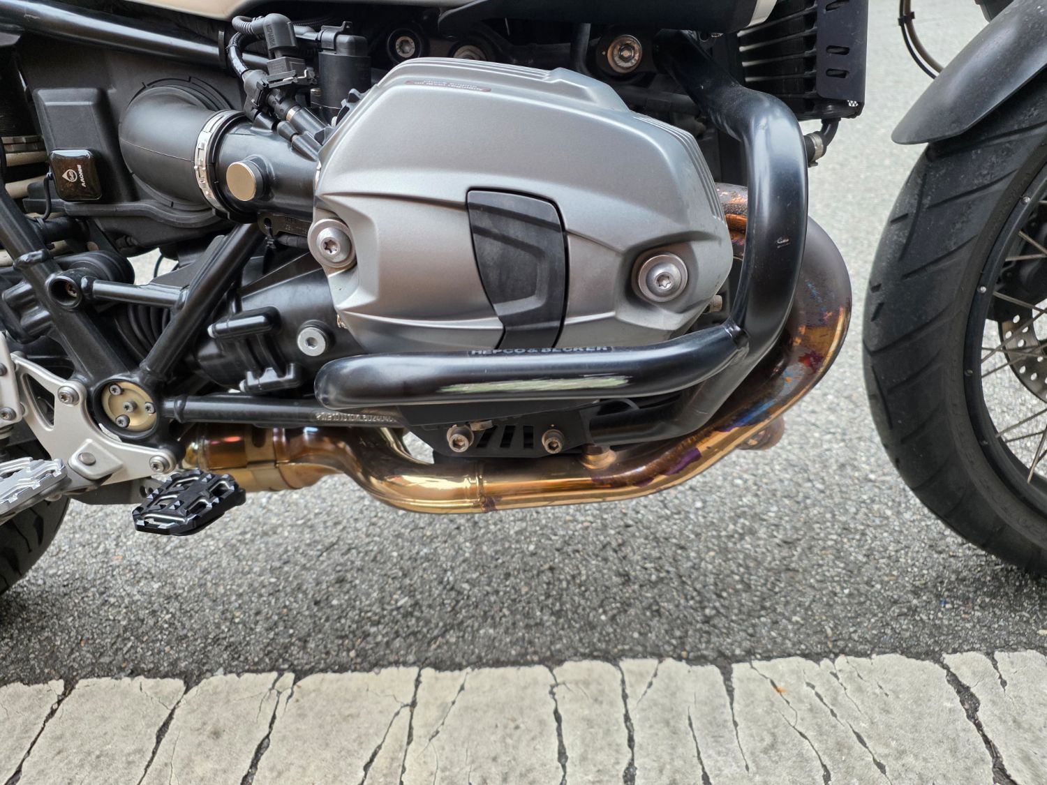 BMW R nine T 스크램블러 more