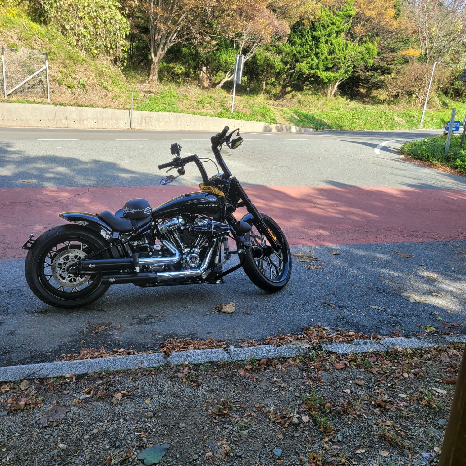 할리데이비슨 브레이크아웃 114 2022 블랙 사진 2