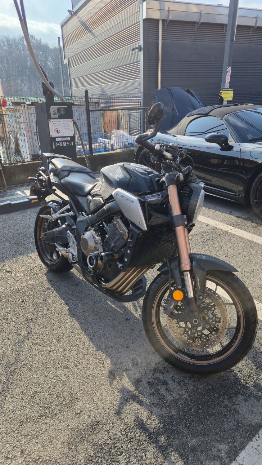 혼다 CB 650 R more