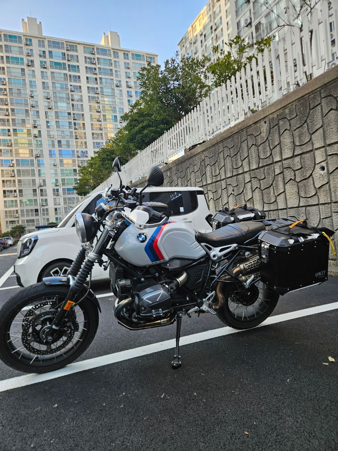 BMW R nine T 어반 GS 2021 화이트 사진 3