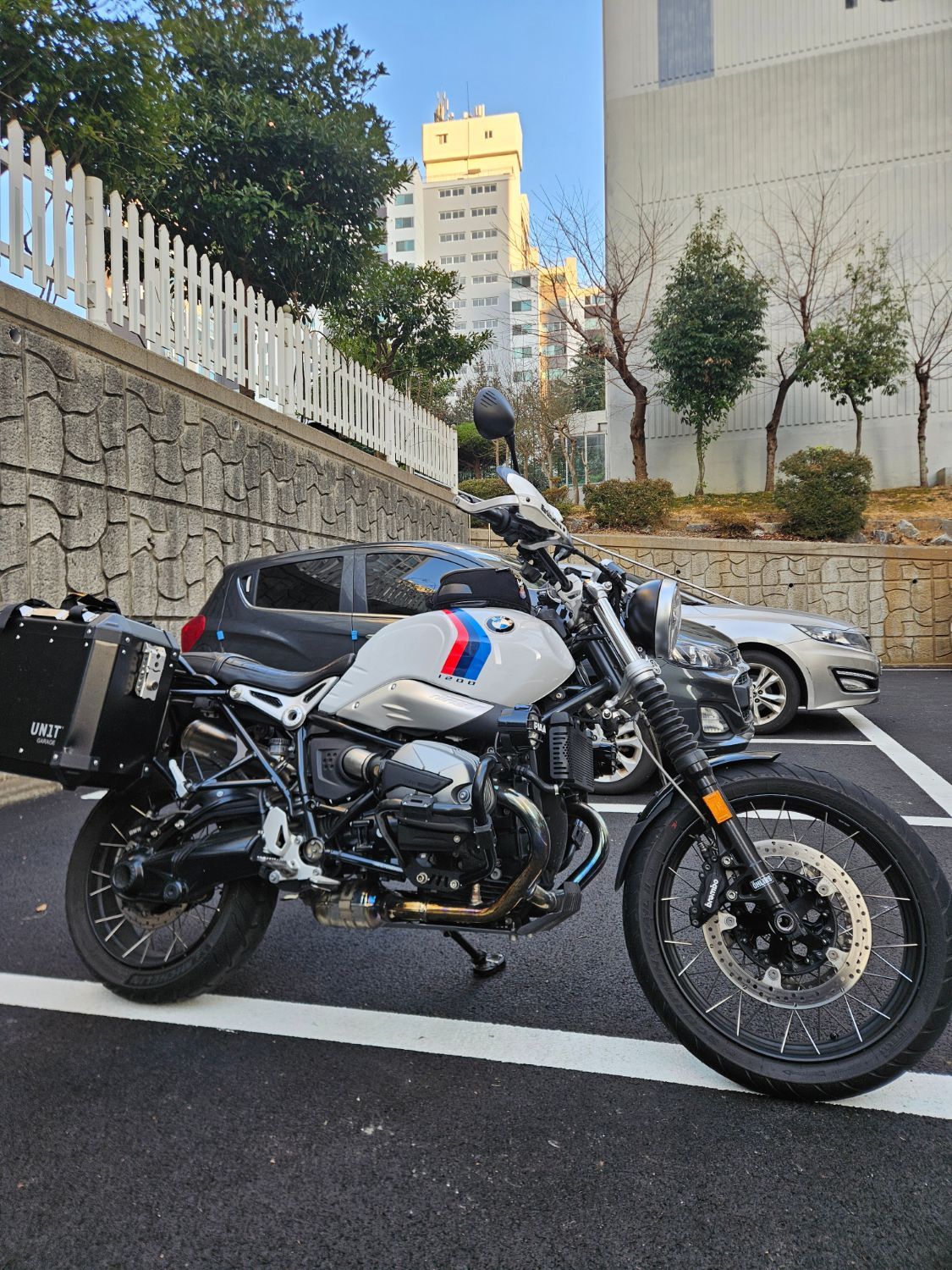 BMW R nine T 어반 GS 2021 화이트 사진 4