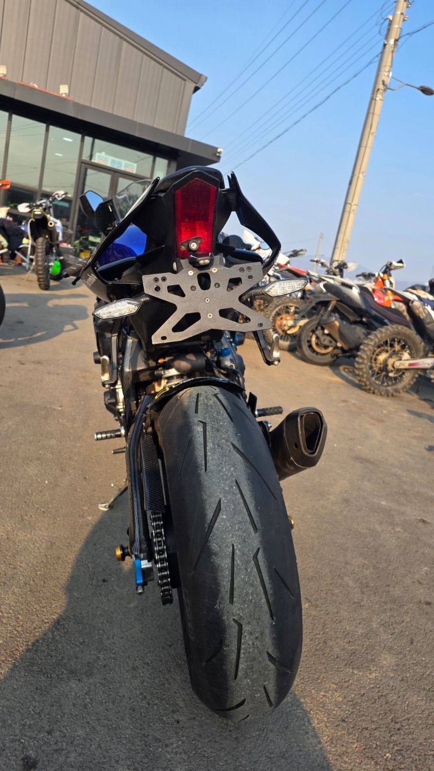 야마하 YZF R1 2015 블랙 사진 6