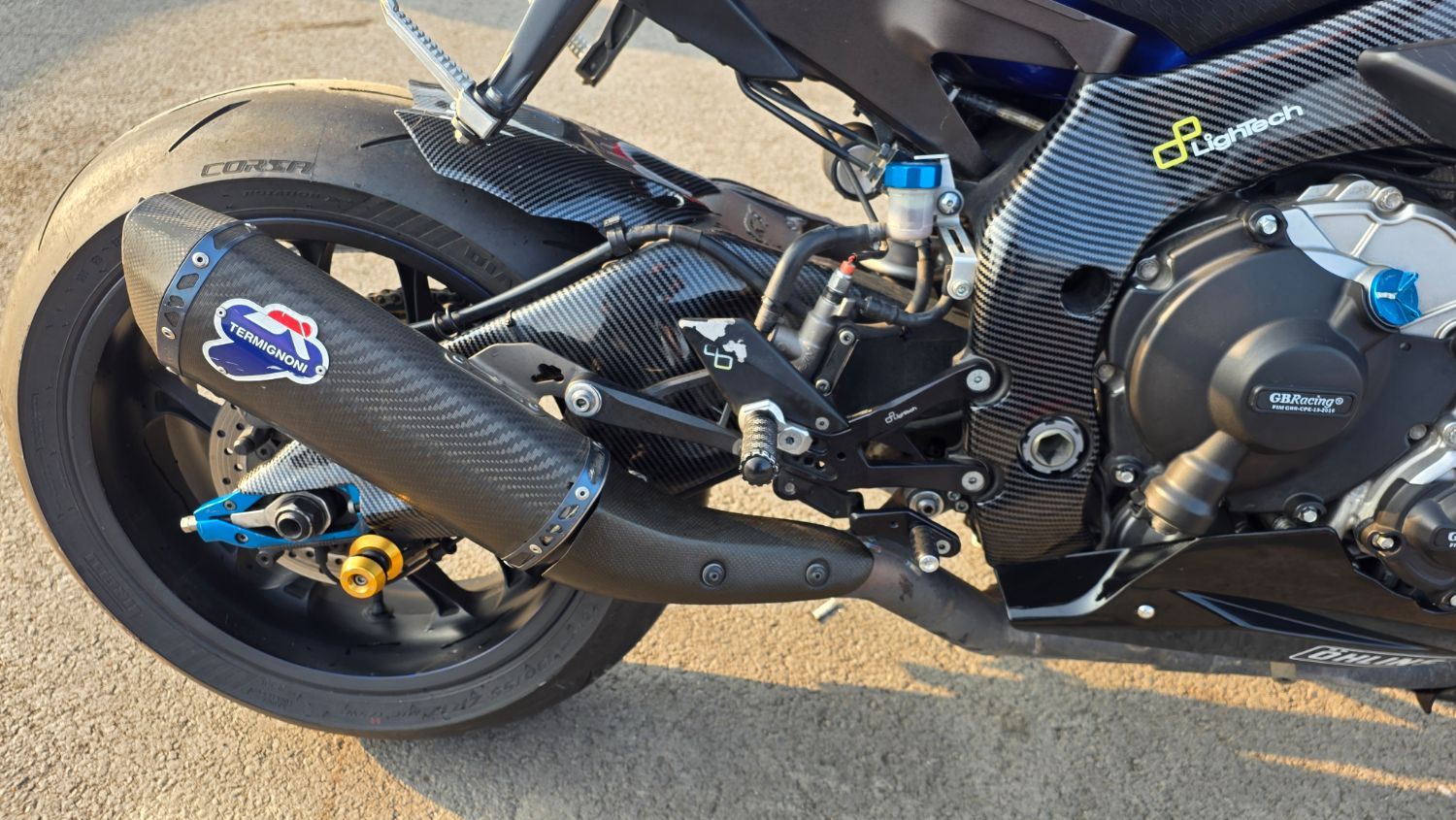 야마하 YZF R1 2015 블랙 사진 3