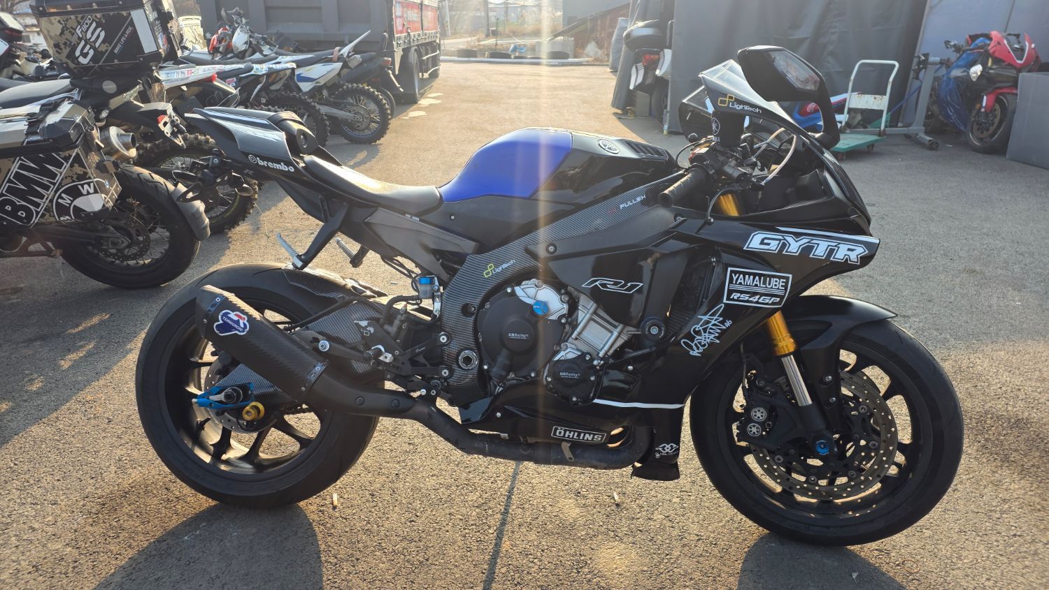 야마하 YZF R1 2015 블랙 사진 1