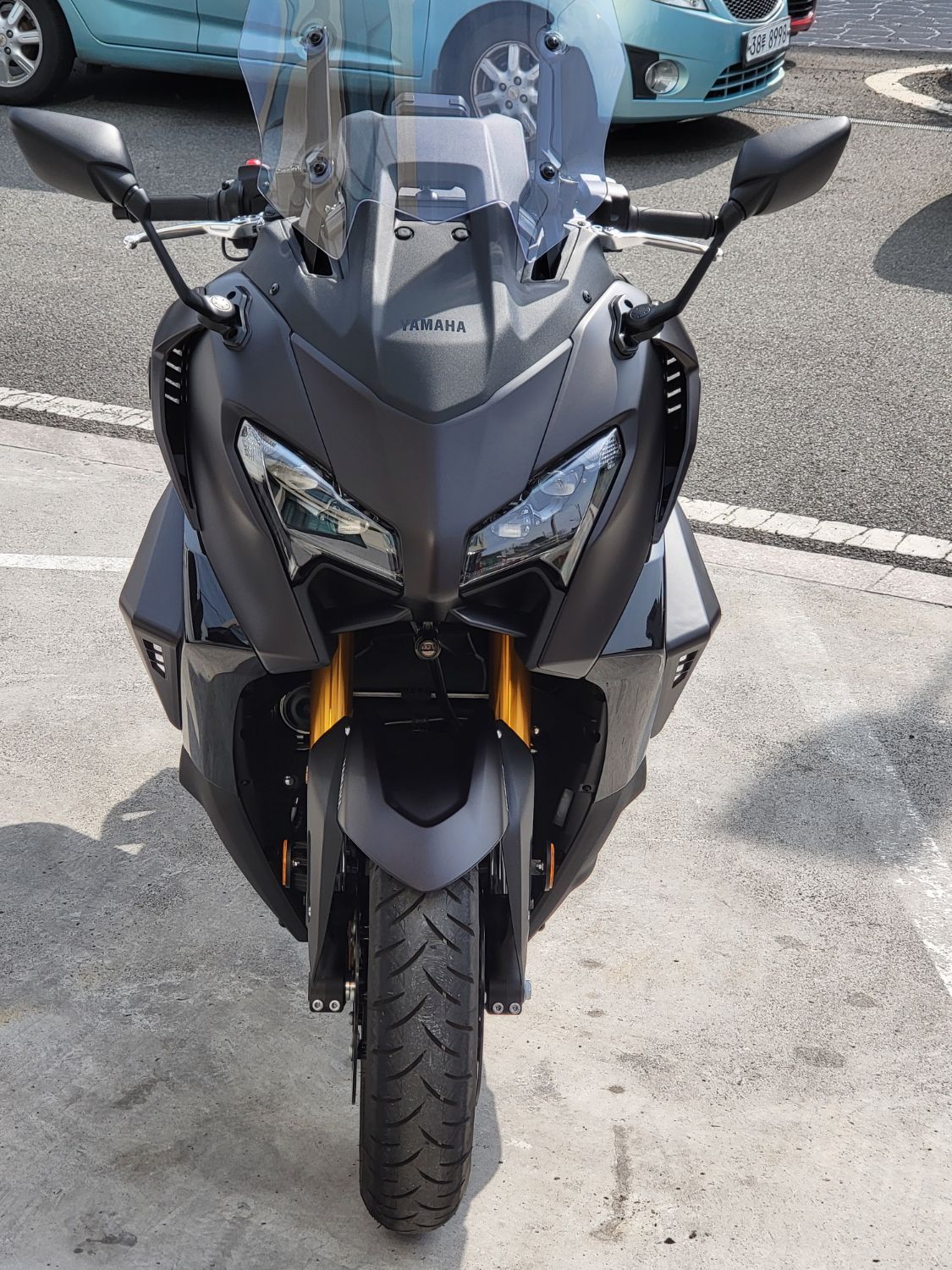 야마하 TMAX 560 main