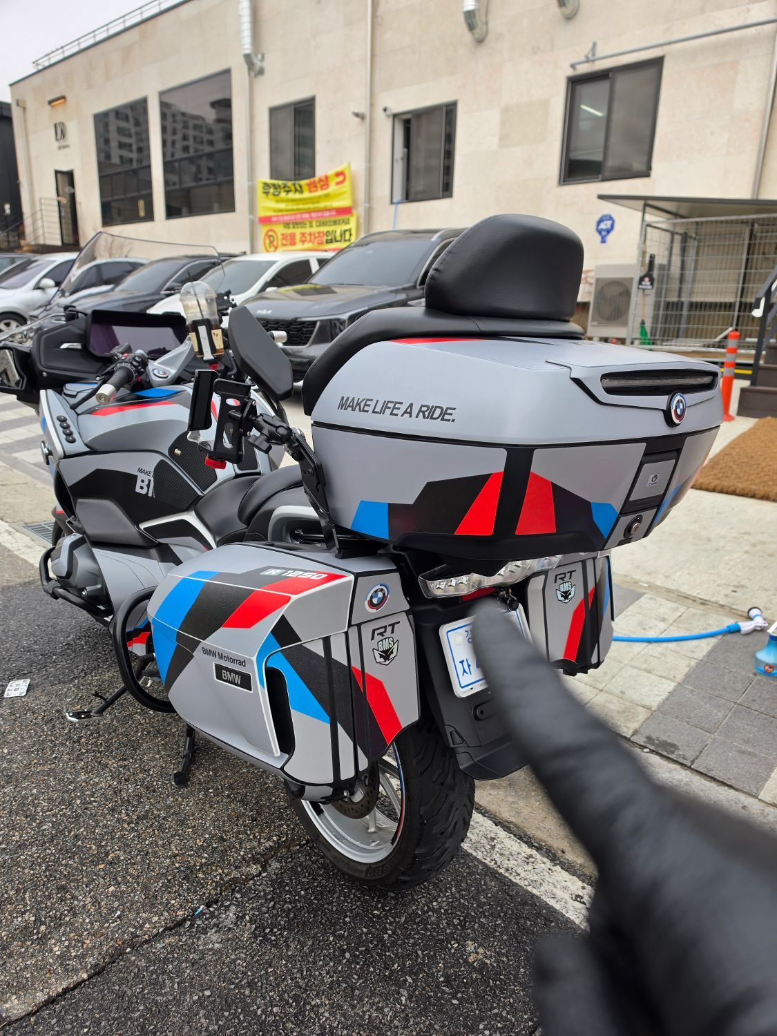 BMW R 1250 RT 2023 실버 사진 3