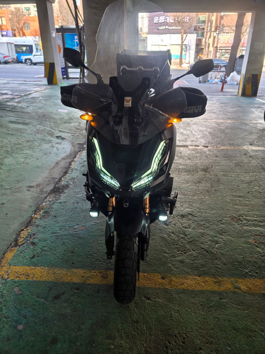 혼다 ADV 350 main