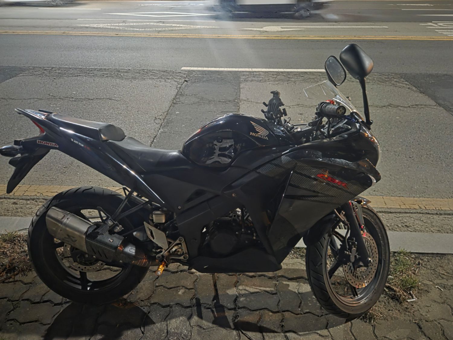 혼다 CBR 125 R main