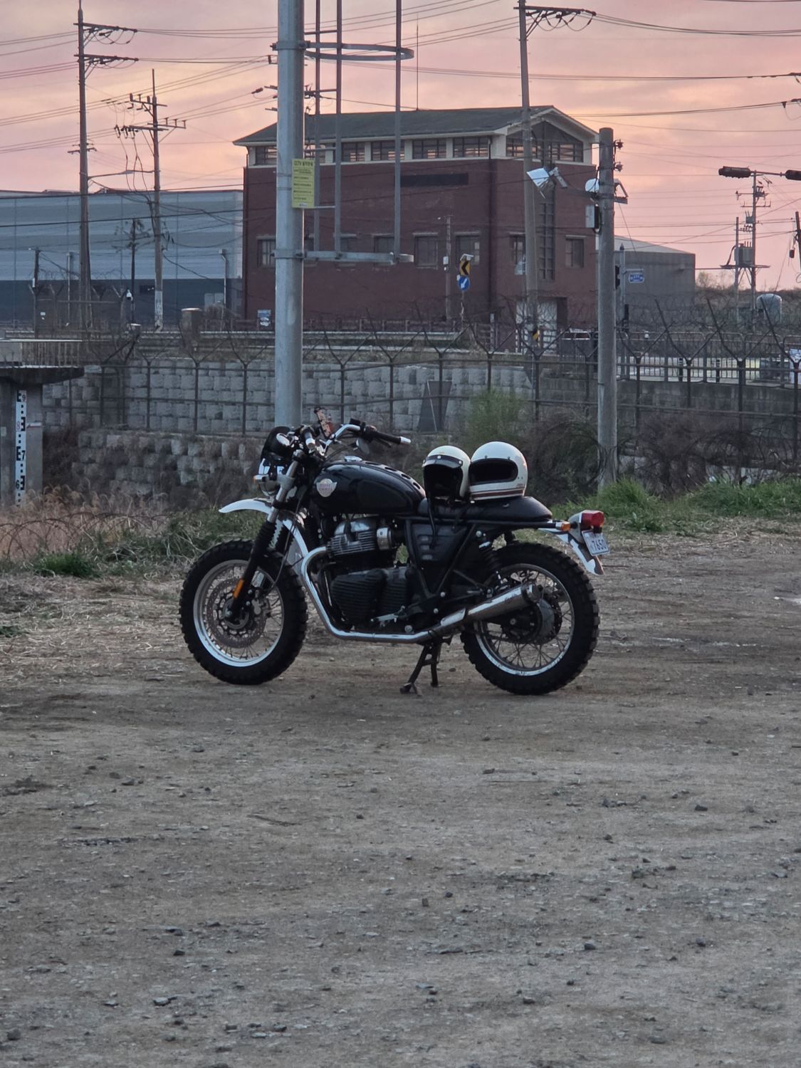 로얄엔필드 인터셉터 650 main