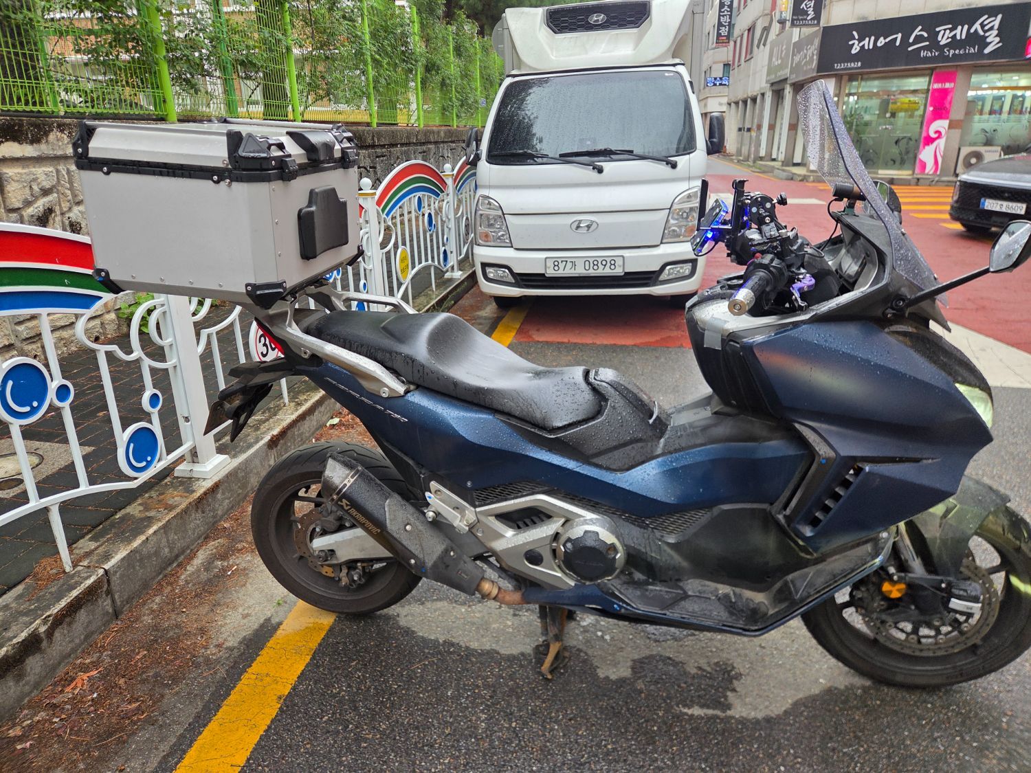 혼다 포르자 750 2021 실버 사진 3