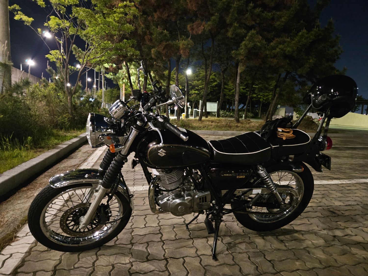 스즈키 ST 250 main