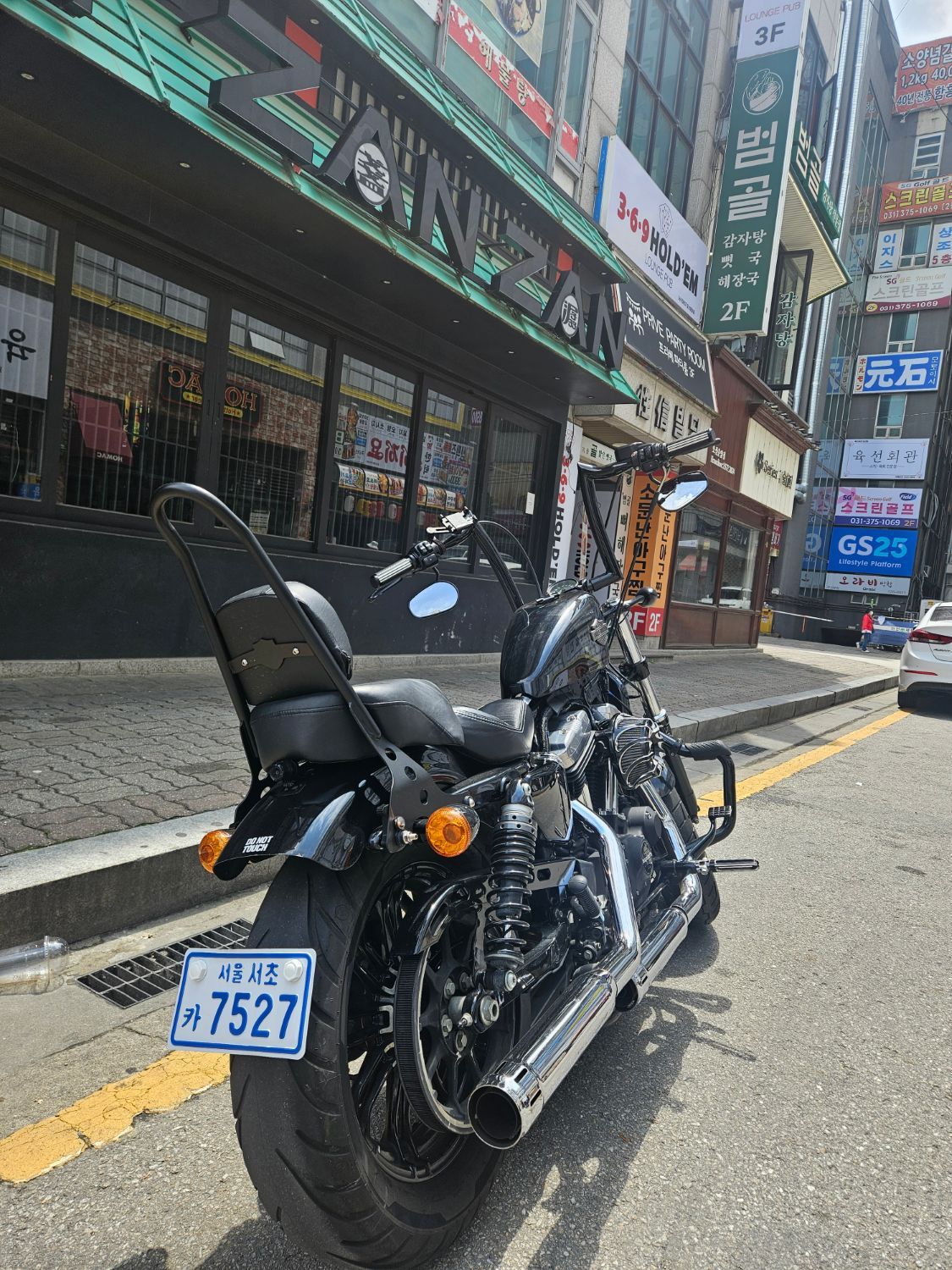 할리데이비슨 포티에잇 2017 블랙 사진 3