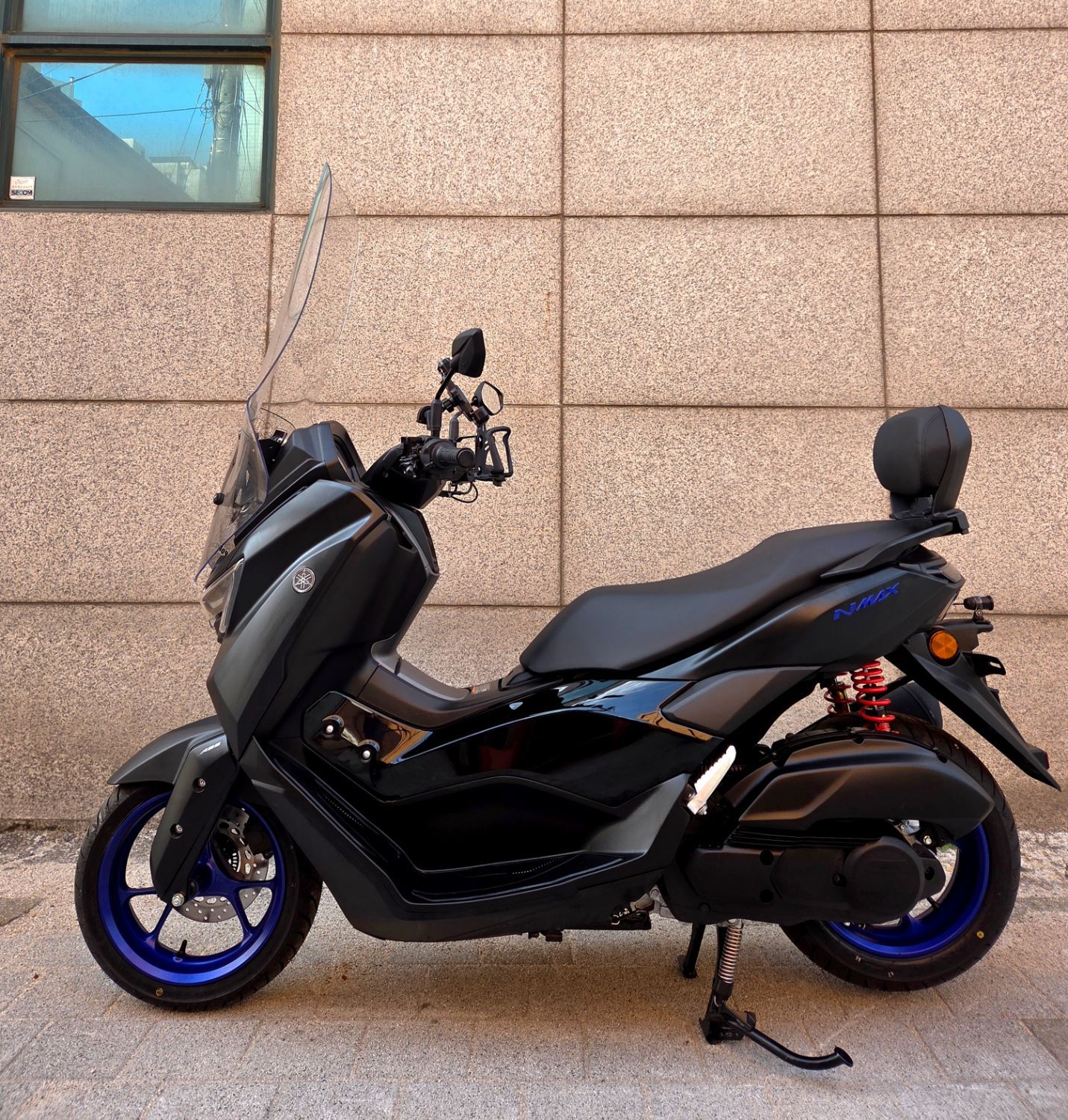 야마하 NMAX 125 more