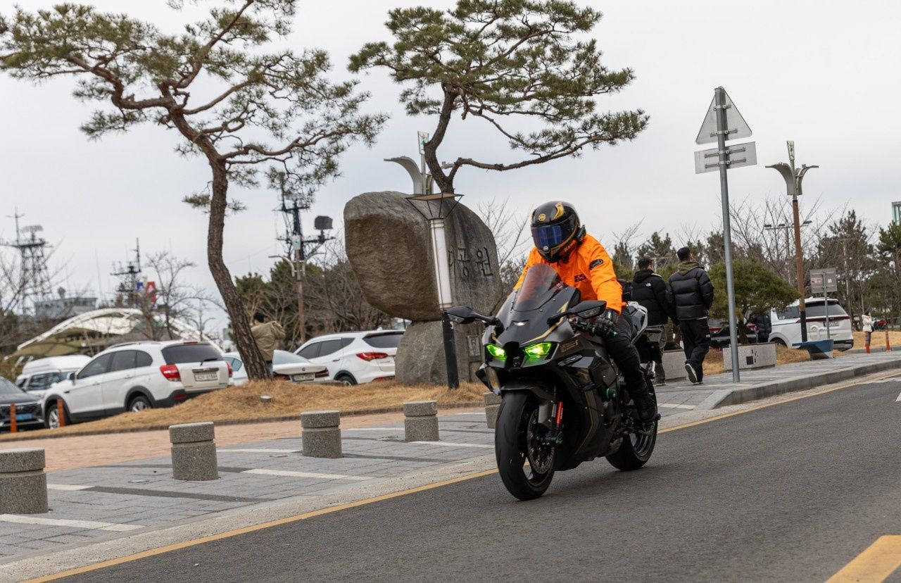 가와사키 닌자 ZX 10 R thumb 2