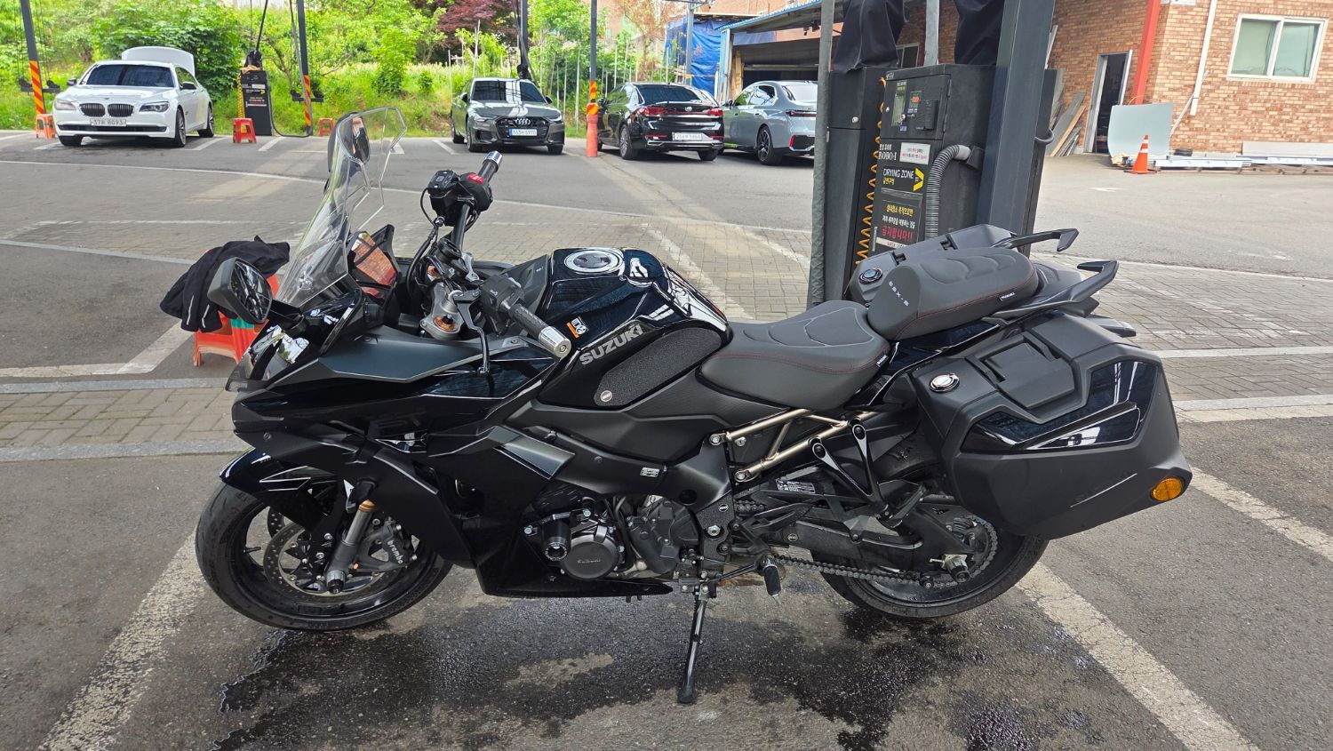 스즈키 GSX S 1000 GT more