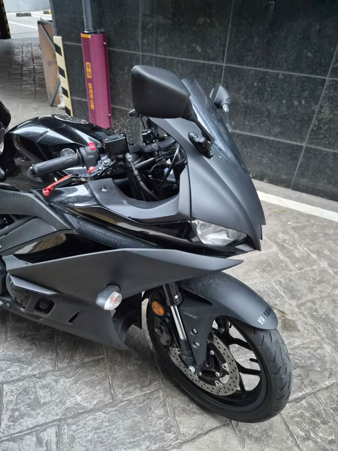 야마하 YZF R3 more